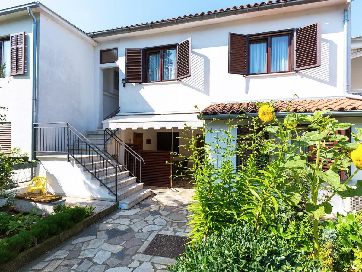 Apartments Nives Poreč Exteriör bild