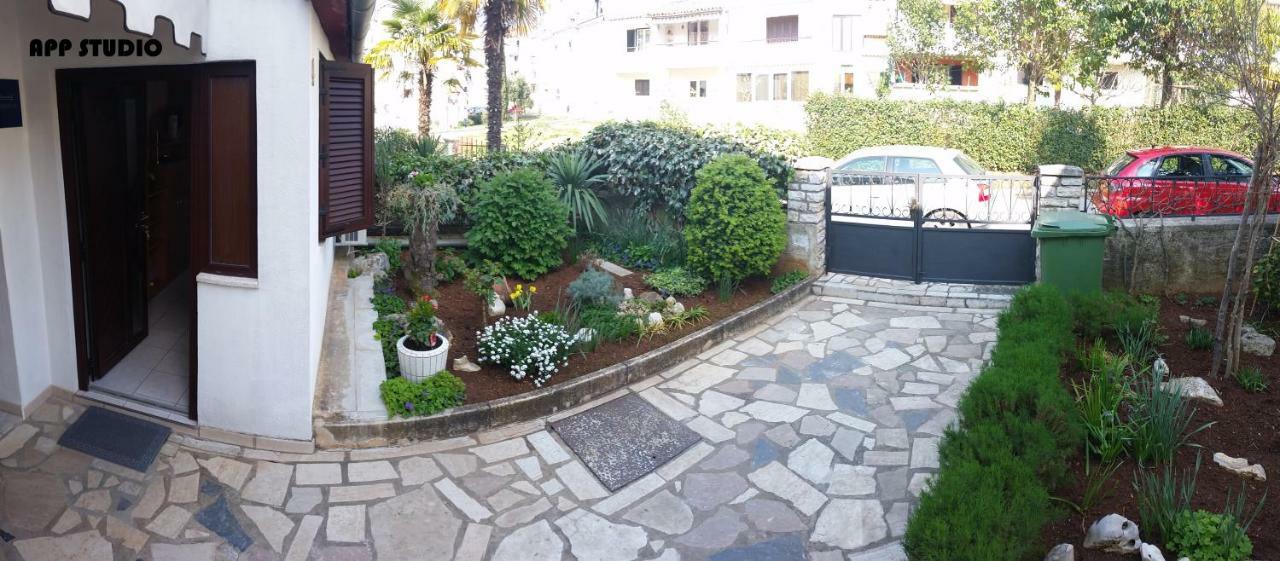 Apartments Nives Poreč Exteriör bild